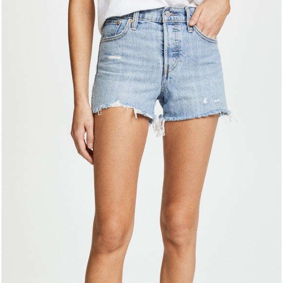 Levi's Pants - Levi’s high waisted wedgie shorts